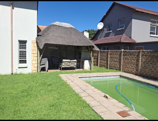 4 BEDROOM FREEHOLD FOR SALE IN RAVENSWOOD